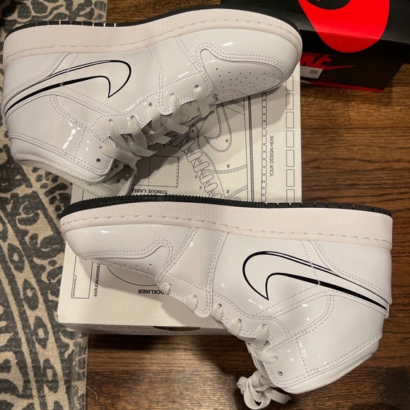 Nike air Jordan size 5.5 youth 7 women’s NIB - Picture 2 of 5